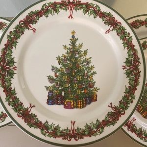 CHRISTOPHER RADKO TRADITIONS HOLIDAY CELEBRATION 10 7/8” DINNER PLATES SET (4)